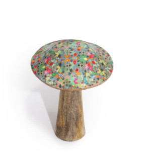 Charmants champignons en bois avec motif de tuiles méditerranéennes