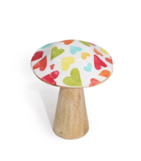 Grand champignon en bois avec cœurs pastel : Une pièce décorative unique